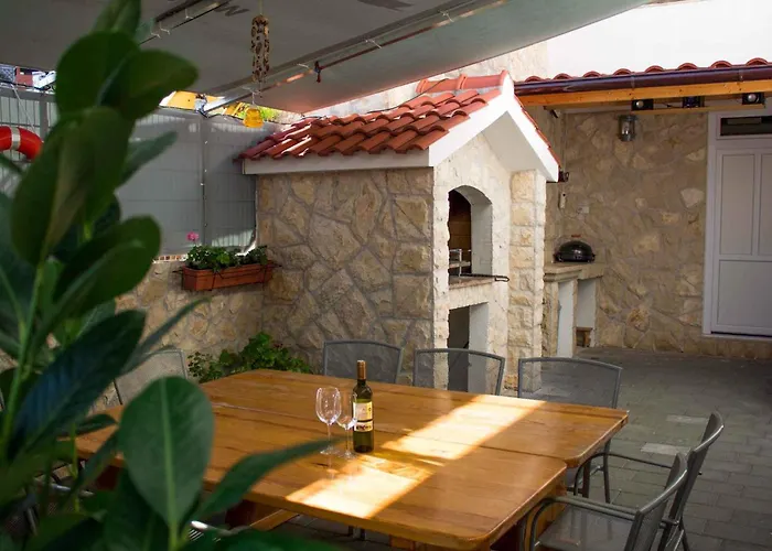 In Okrug Gornji With Two-bedrooms 2 *