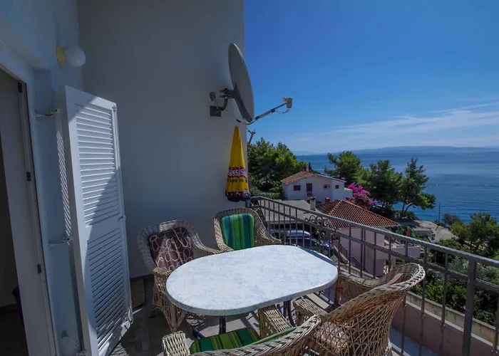 In Okrug Gornji With Two-bedrooms 2 Appartement *